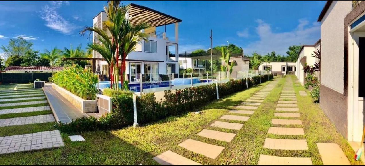 Hotel La Quinta Βιλιαβισένσιο Εξωτερικό φωτογραφία