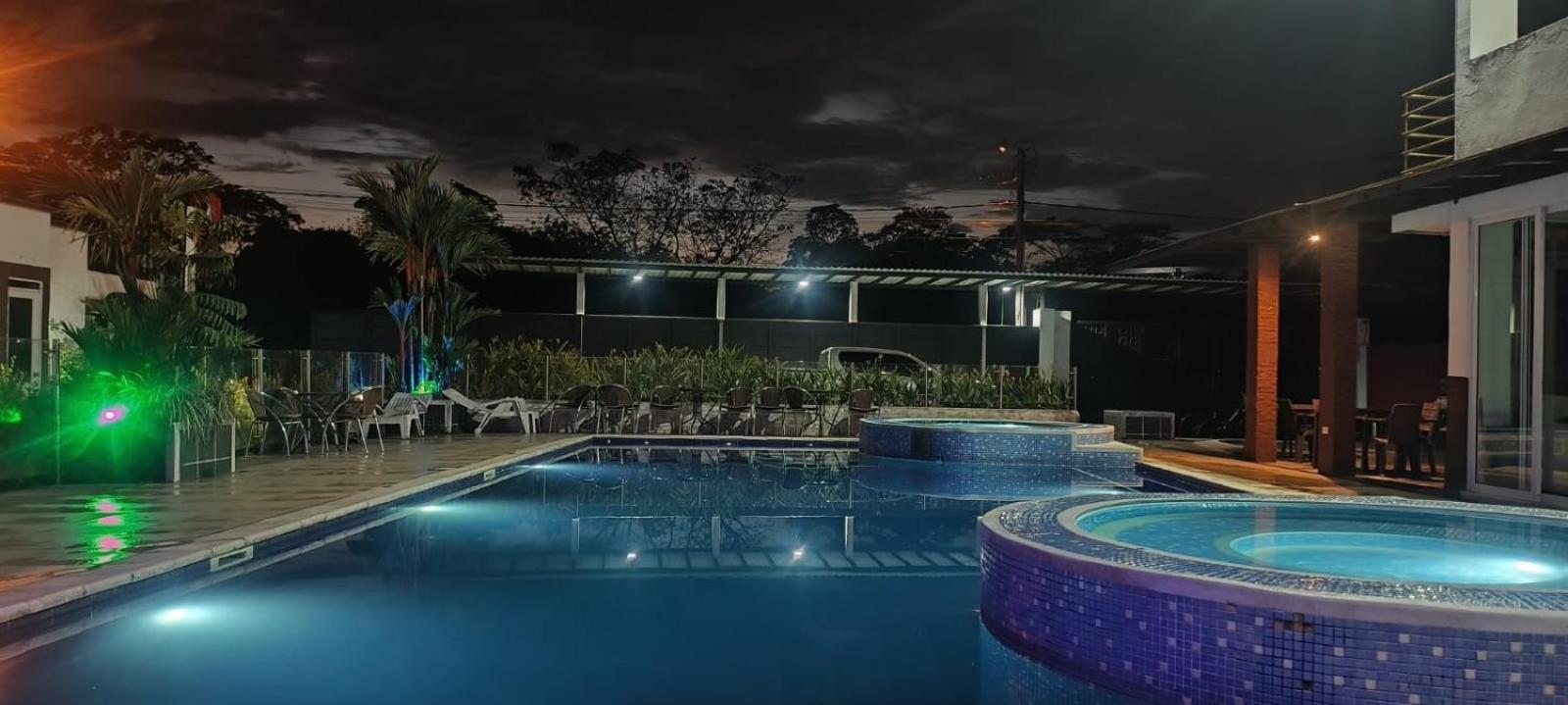 Hotel La Quinta Βιλιαβισένσιο Εξωτερικό φωτογραφία